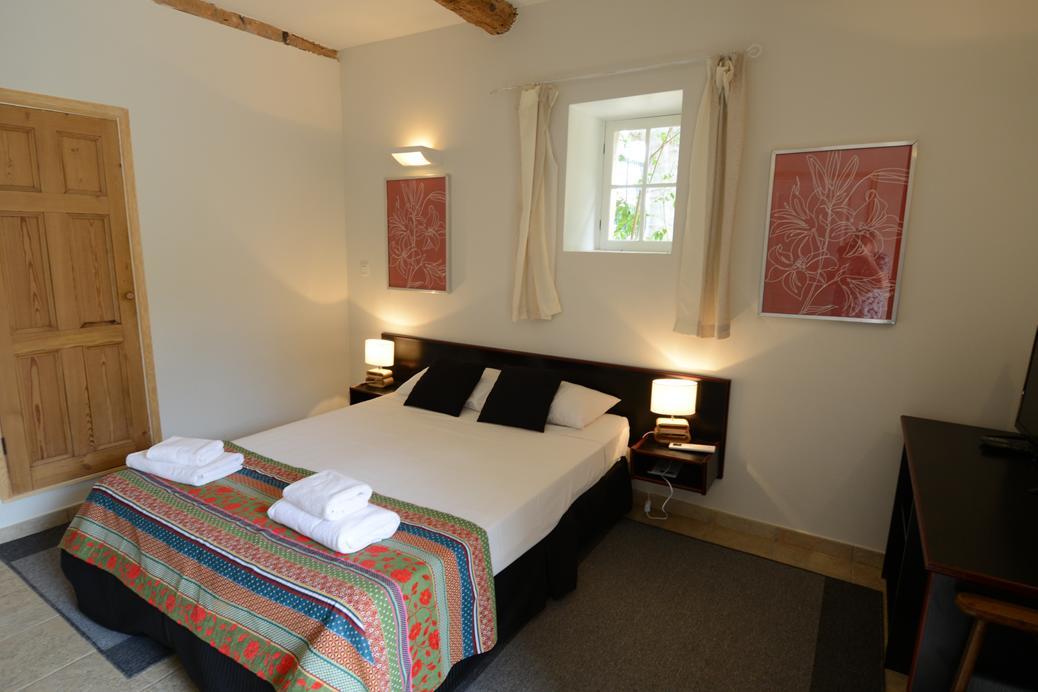 Chateau Du Puits Es Pratx Bed & Breakfast Ginestas